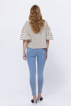 Load image into Gallery viewer, Judy Blue Jeggings
